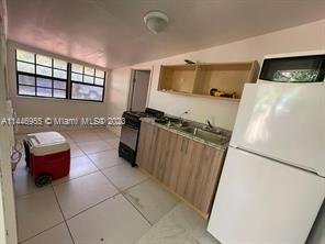 633 Northwest 15th Avenue - 2
